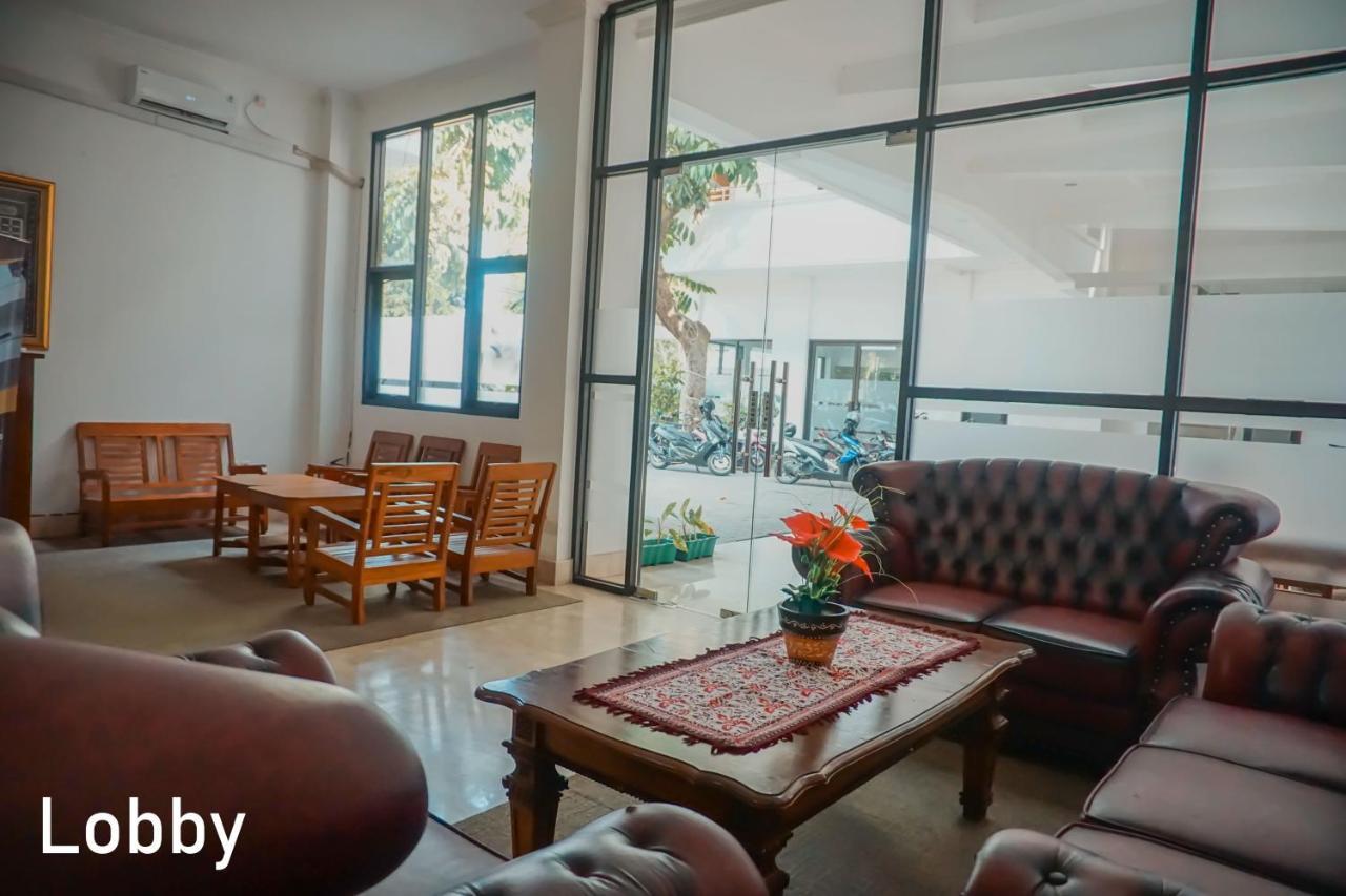 Al Ashri Inn By Urban Jogjakarta Buitenkant foto